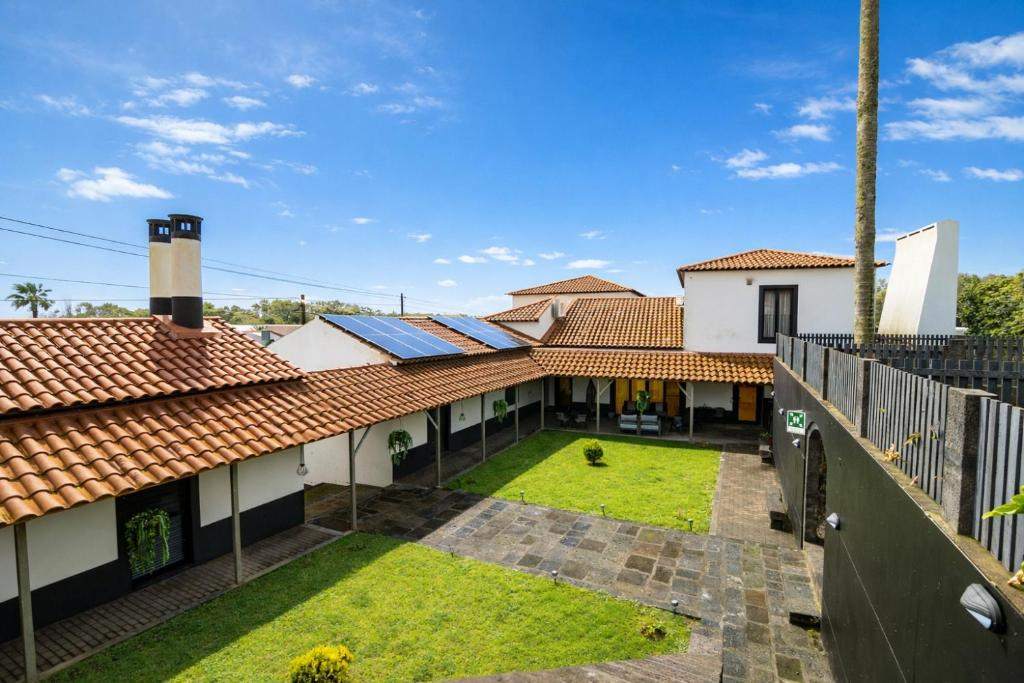 Vila Rosário - courtyard